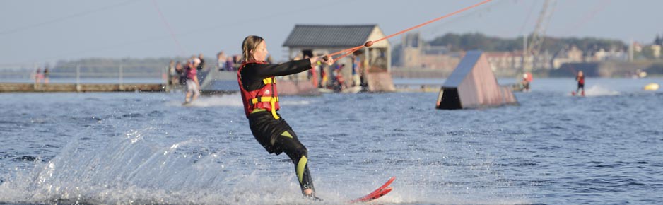 Waterskien op de waterbaan