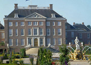 Paleis Het Loo, Venusfontein en parterre. Foto R. Mulder (klein)