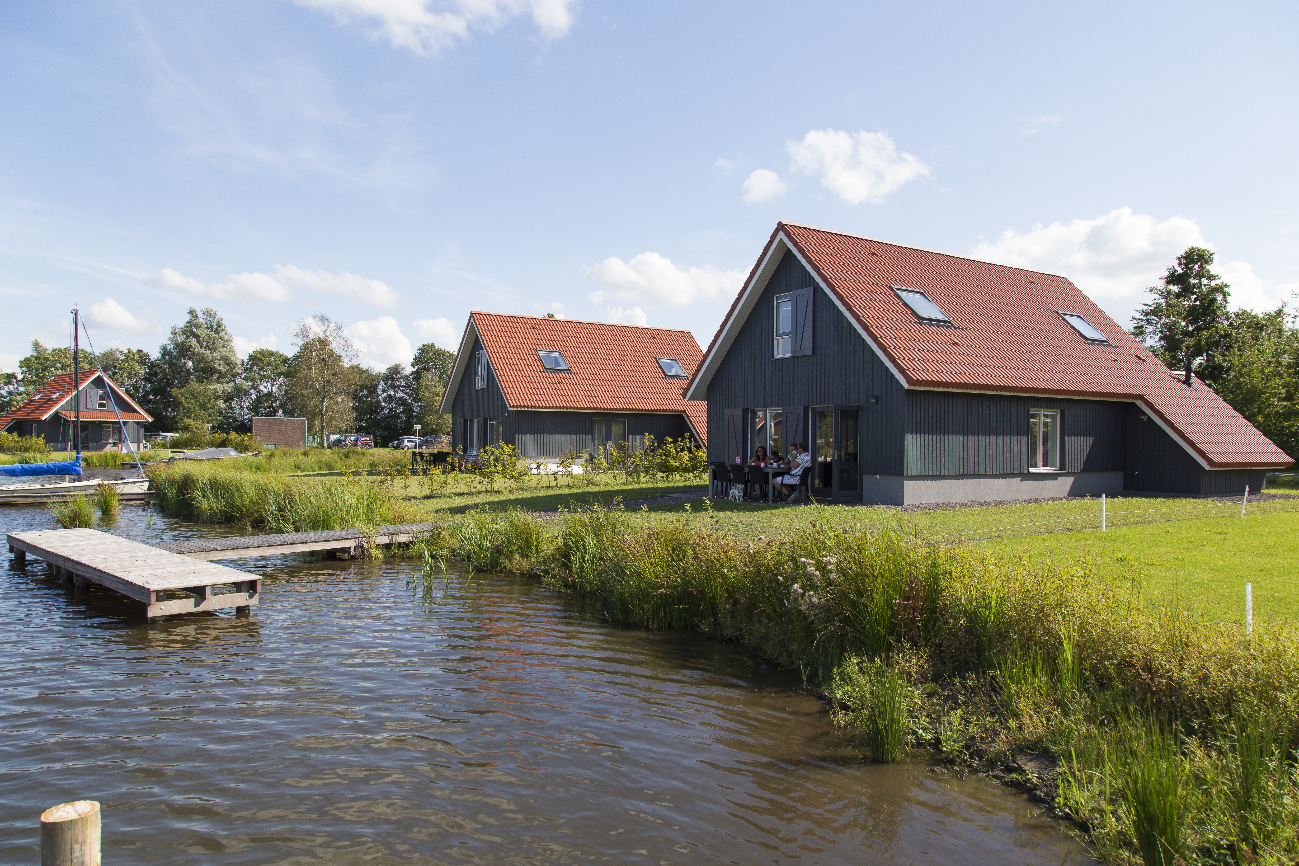 8p. Waterwoning de Zomertaling met sauna